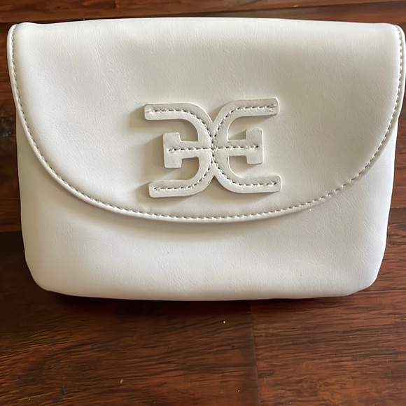 Sam Edelman-Emily Shoulder/Belt Bag with Adjustable Strap for Custom Fit - Picture 1 of 4